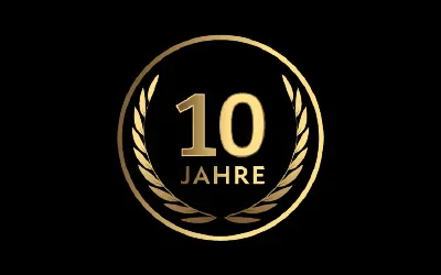 Goldenes Signet 10 Jahre mit Lorbeerkranz auf schwarzem Grund